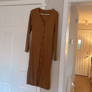 FASHION NOVA Size Large Women’s Button Down Dress slide Slits Never Worn